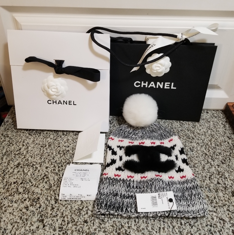 Chanel wool &Lamb Fur  Pom-Pom Beanie